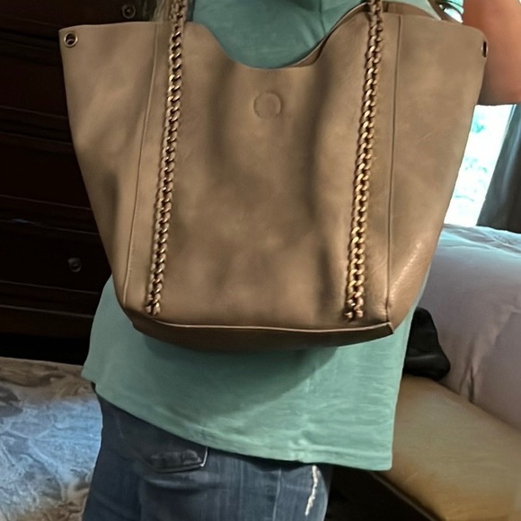 Altar’d State Purse - Picture 4 of 9